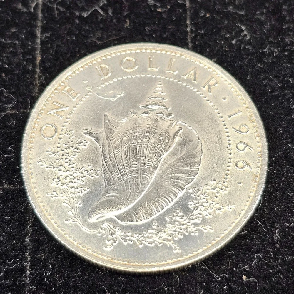 1966 Bahamas 1 Dollar Queen Elizabeth II Conch Shell/Copper Silver Round Coin